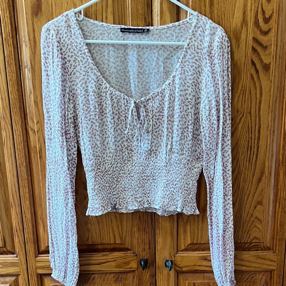 Abercrombie & Fitch Cream Long-Sleeve Smocked Crop Top with Pink Print